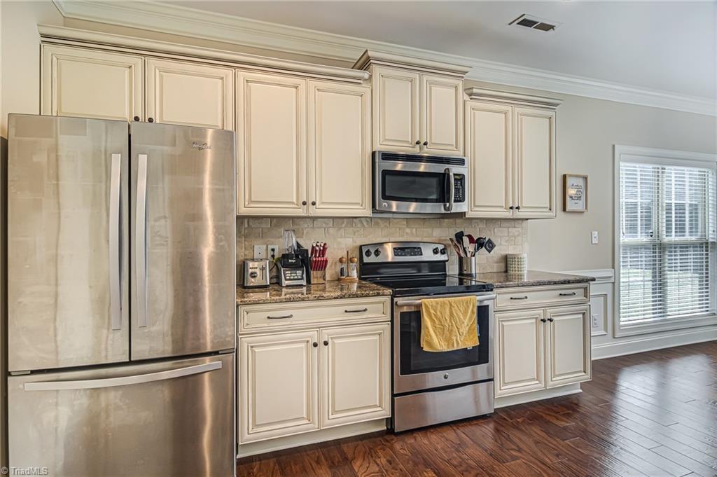 104 Mountain Ridge Court King, NC 27021 - Photo 11 of 33