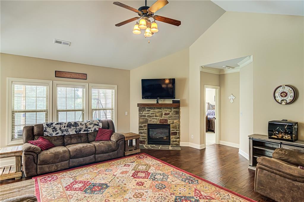 104 Mountain Ridge Court King, NC 27021 - Photo 5 of 33