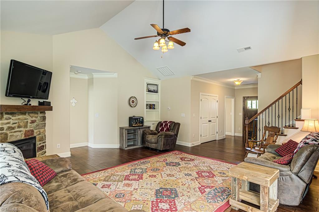 104 Mountain Ridge Court King, NC 27021 - Photo 6 of 33