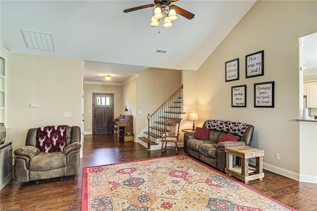104 Mountain Ridge Court King, NC 27021 - Photo 7 of 33
