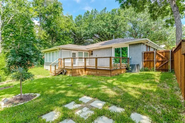 $2,750 | 2540 El Cerrito Drive, Dallas, TX 75228