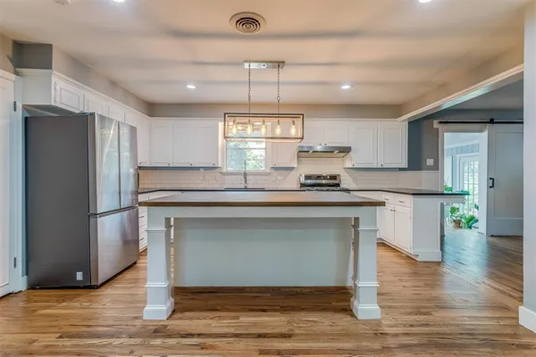 $2,750 | 2540 El Cerrito Drive, Dallas, TX 75228