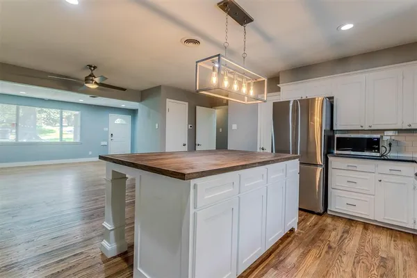 $2,750 | 2540 El Cerrito Drive, Dallas, TX 75228