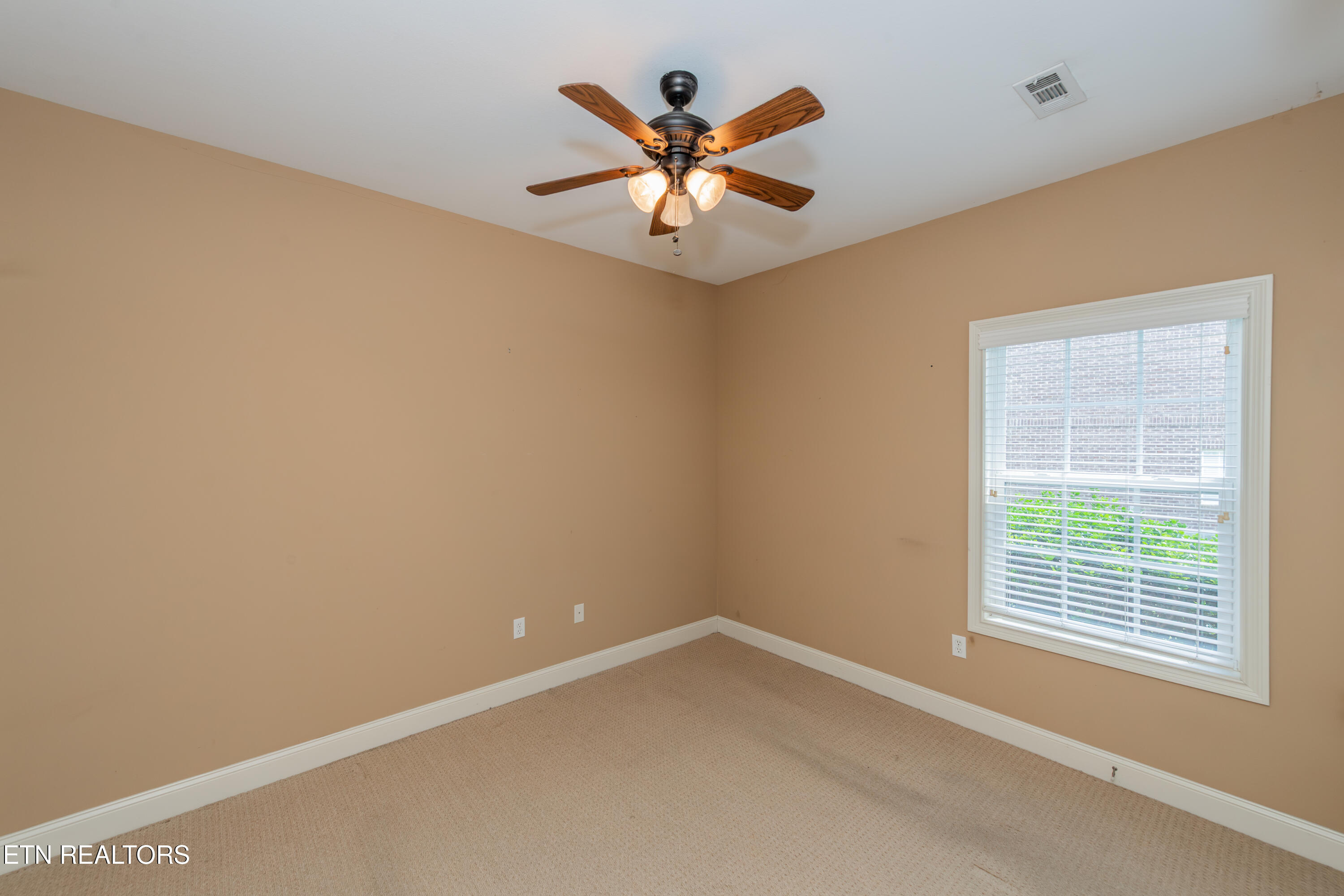 120 Meridian Way Clinton, TN 37716 - Photo 22 of 47 DSC_3893