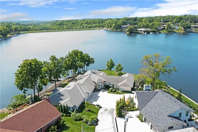 $1,850,000 | 223 North Shore Drive, Lake Waukomis, MO 64151