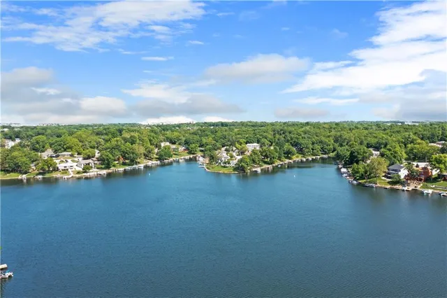 $1,850,000 | 223 North Shore Drive, Lake Waukomis, MO 64151