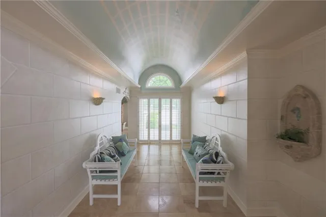 $1,850,000 | 223 North Shore Drive, Lake Waukomis, MO 64151