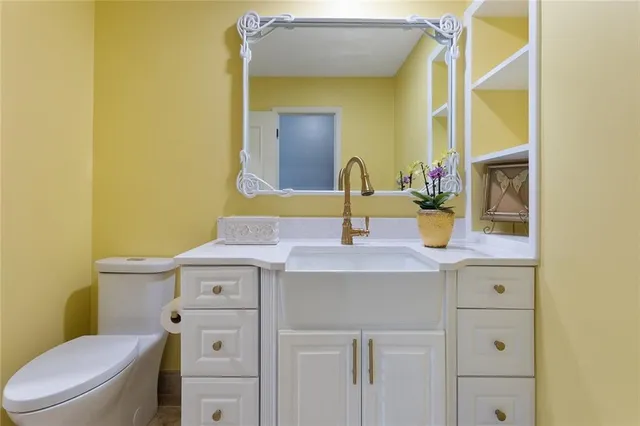 $1,850,000 | 223 North Shore Drive, Lake Waukomis, MO 64151