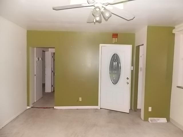 2255 McKees Rocks Road McKees Rocks, PA 15136 - Photo 4 of 14 Living Room.