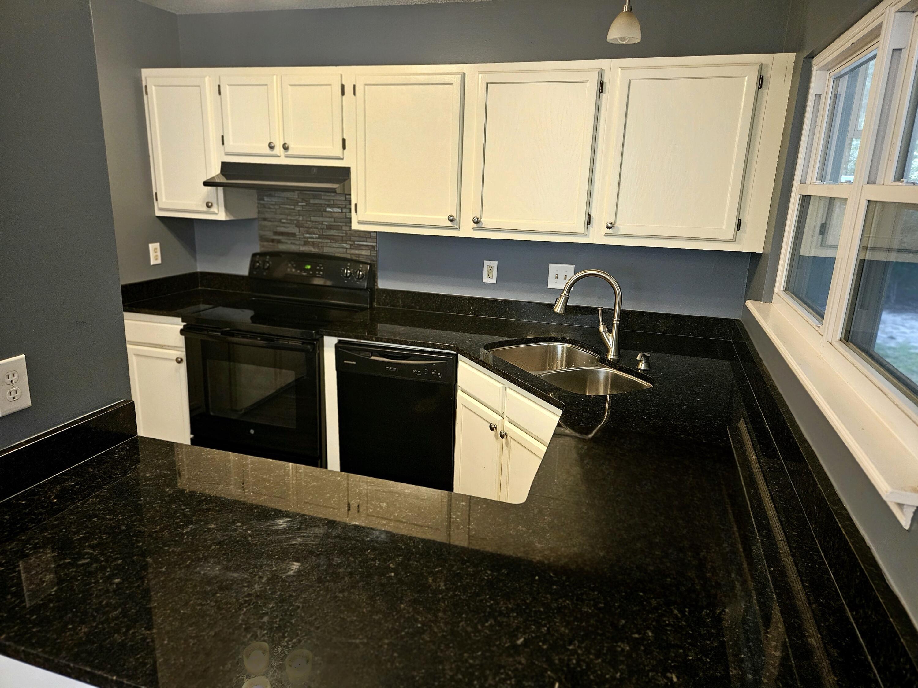 122 Commons Way Goose Creek, SC 29445 - Photo 12 of 28 kitchen