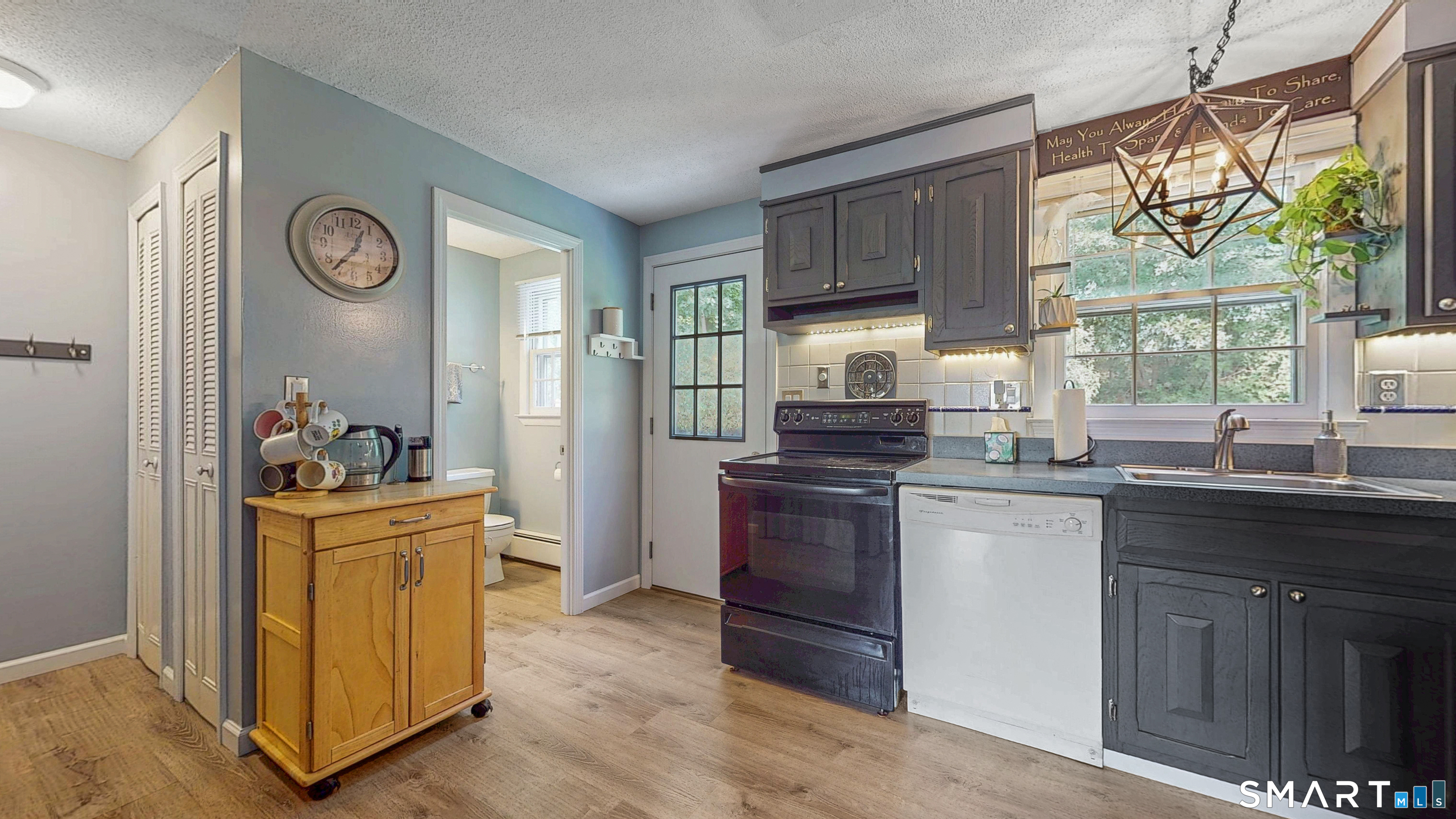201 Regan Road, Unit 30A Vernon, CT 06066 - Photo 5 of 24 Gallery Image 5