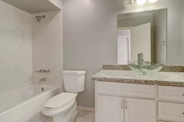 $1,850 | 353 North Post Oak Lane, Unit 820, Houston, TX 77024