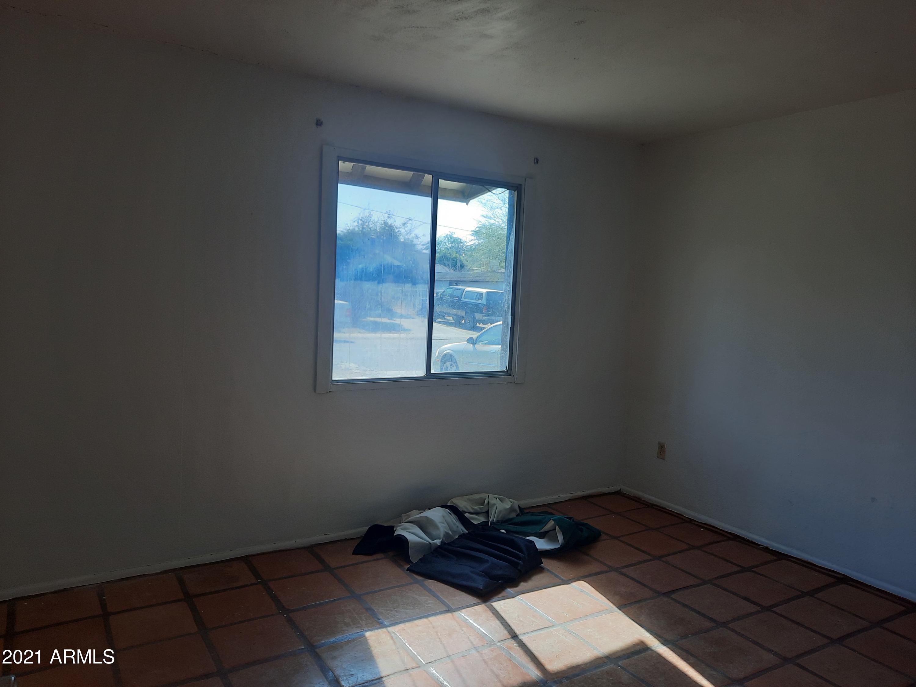 445 Jamestown Road Kearny, AZ 85137 - Photo 9 of 14 1st Bedroom