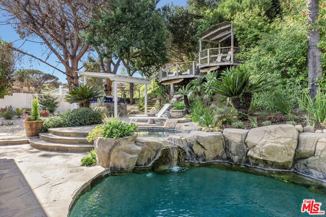 $3,995,000 | 341 South Surfview Drive, Pacific Palisades, CA 90272