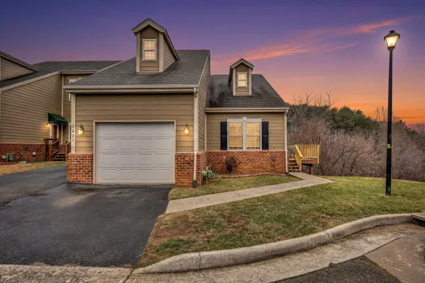 $329,950 | 3827 Alexandra Court, Roanoke, VA 24012