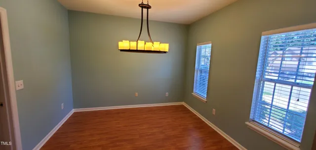 a view of empty room with window