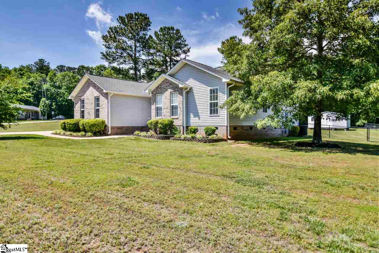 103 Whistle Way Pelzer, SC 29669 - Photo 2 of 25 Gallery Image 2