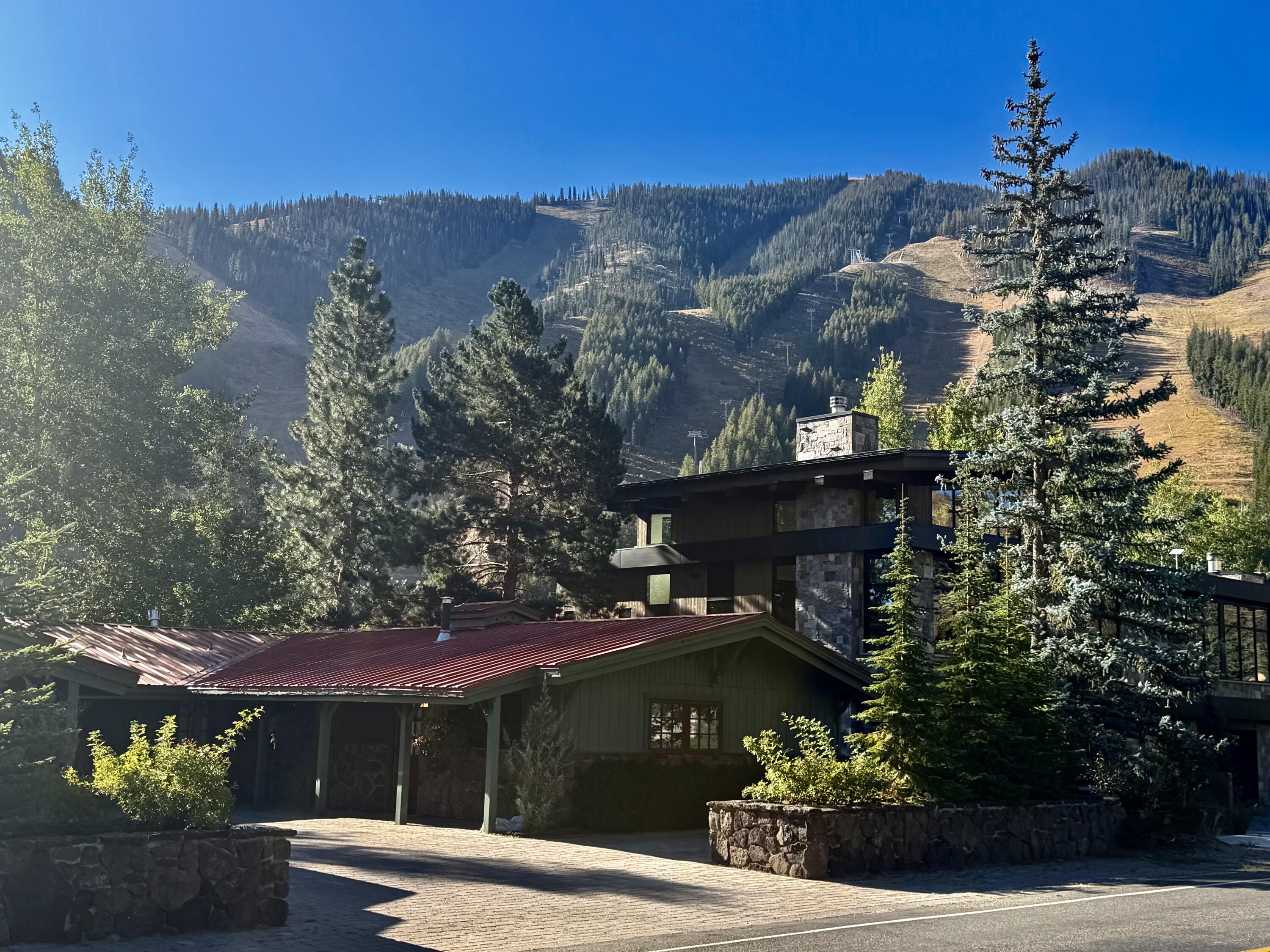 3119 Warm Springs Road, Unit 14 Ketchum, ID 83340 - Photo 3 of 9 Baldy