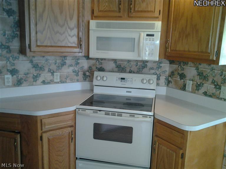 1520 Maplegrove Road South Euclid, OH 44121 - Photo 3 of 17
