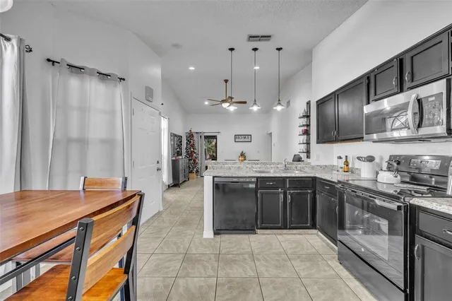 $279,900 | 1831 Summit Chase Avenue, Apopka, FL 32703