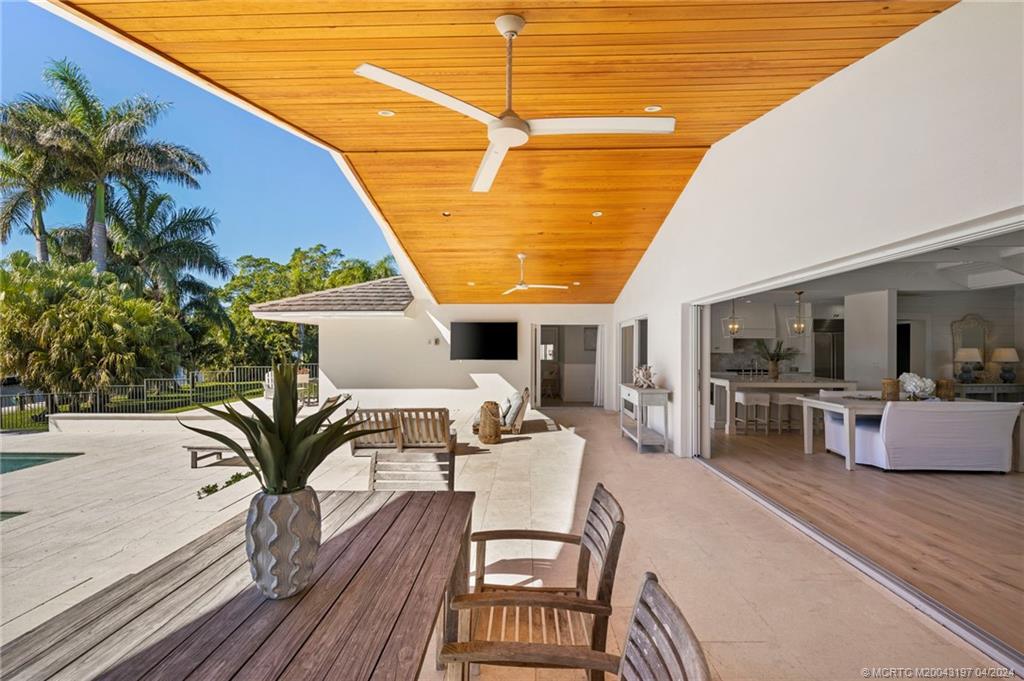 19 River Drive Jupiter, FL 33469 - Photo 35 of 46 a view of a living room and dining room