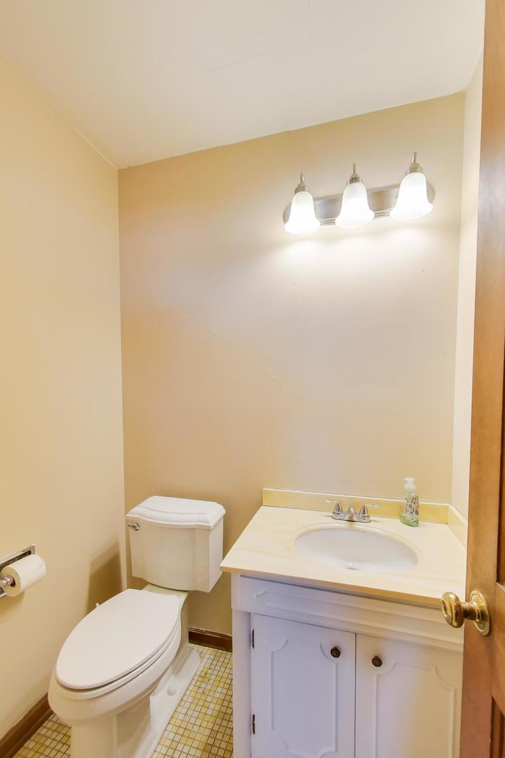 413 South Carol Lane Mount Prospect, IL 60056 - Photo 11 of 34