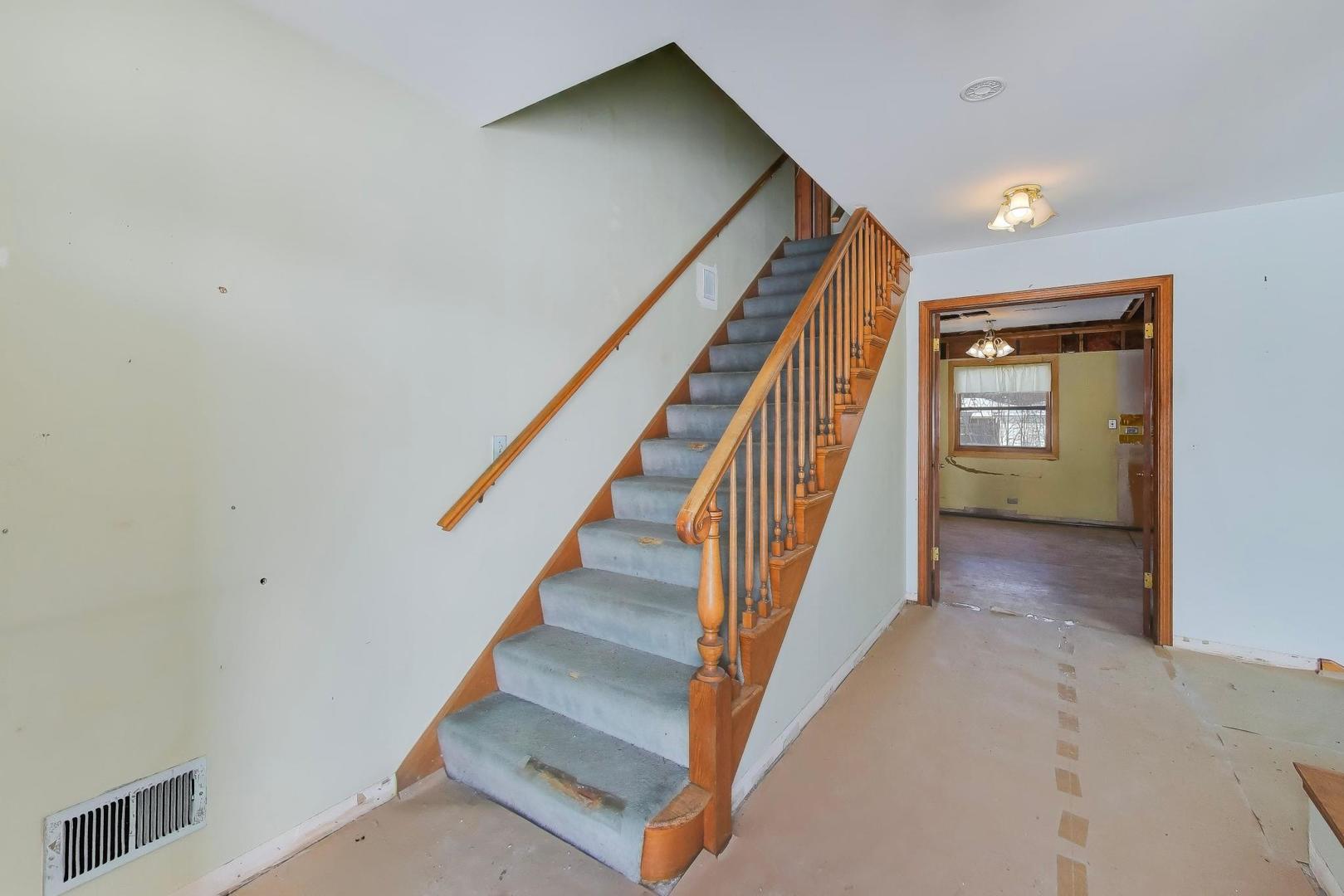 413 South Carol Lane Mount Prospect, IL 60056 - Photo 3 of 34