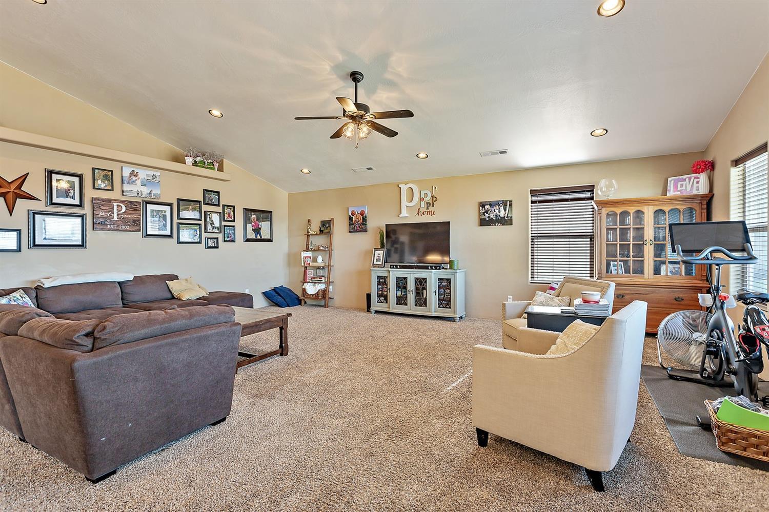 1026 Azure Way Eagle Point, OR 97524 - Photo 10 of 30 Additional Photo