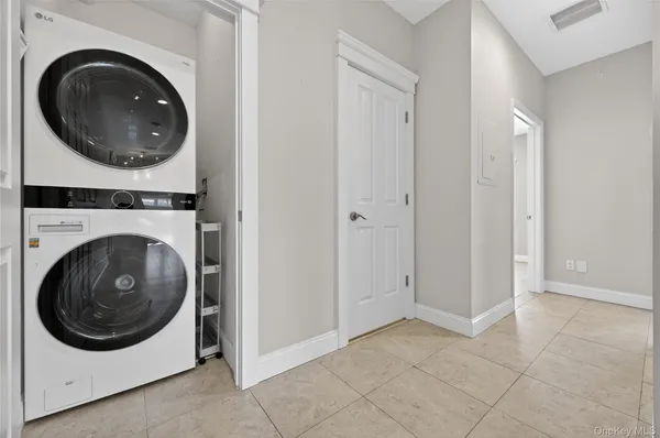 $3,400 | 24 Bayville Avenue, Unit 1, Bayville, NY 11709