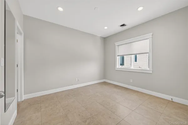 $3,400 | 24 Bayville Avenue, Unit 1, Bayville, NY 11709