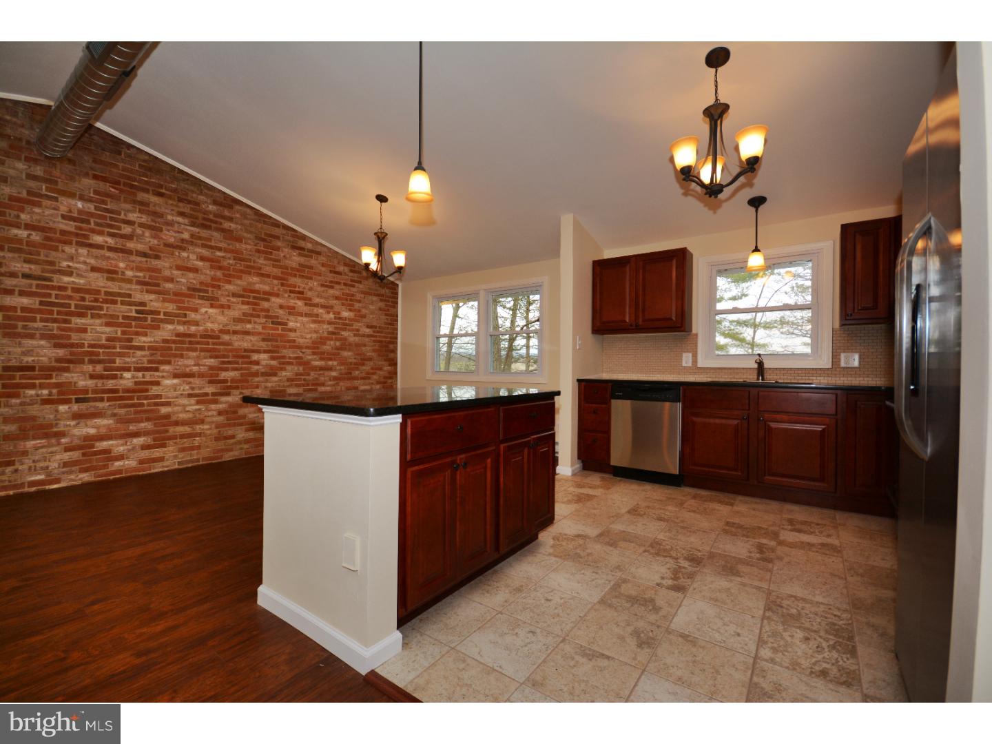 2458 Evanwood Road Bath, PA 18014 - Photo 11 of 24 Gallery Image 11