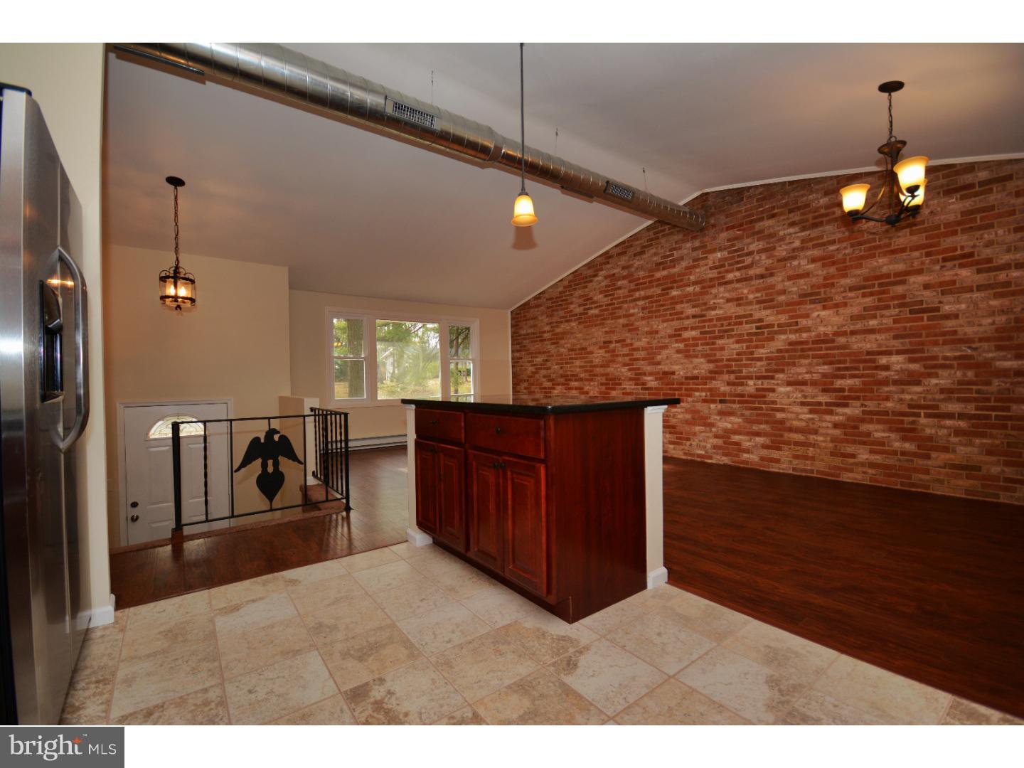 2458 Evanwood Road Bath, PA 18014 - Photo 12 of 24 Gallery Image 12