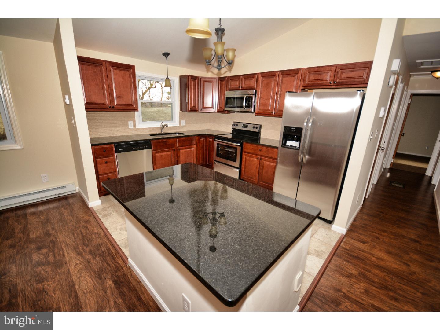 2458 Evanwood Road Bath, PA 18014 - Photo 10 of 24 Gallery Image 10