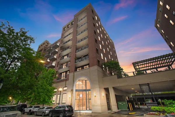 $3,400 | 811 West 15th Place, Unit 502, Chicago, IL 60608