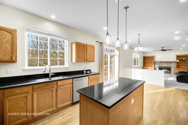 $4,200 | 3107 Whitney Road, Aurora, IL 60502