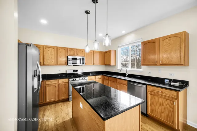 $4,200 | 3107 Whitney Road, Aurora, IL 60502