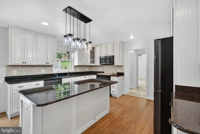 $799,900 | 124 Fawn Hills Drive, Fredericksburg, VA 22407