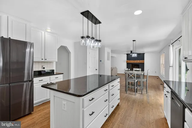 $799,900 | 124 Fawn Hills Drive, Fredericksburg, VA 22407