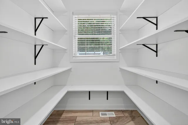 $799,900 | 124 Fawn Hills Drive, Fredericksburg, VA 22407