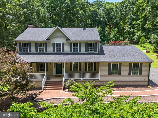 $799,900 | 124 Fawn Hills Drive, Fredericksburg, VA 22407