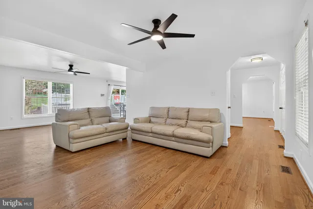 $799,900 | 124 Fawn Hills Drive, Fredericksburg, VA 22407