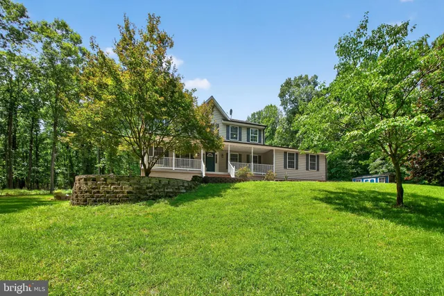 $799,900 | 124 Fawn Hills Drive, Fredericksburg, VA 22407