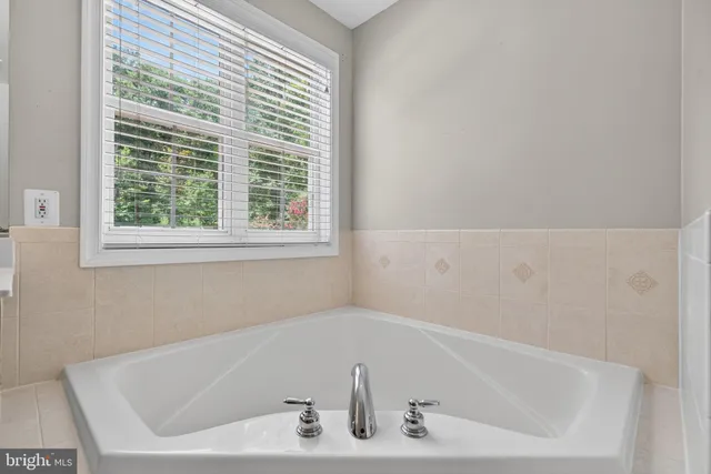 $799,900 | 124 Fawn Hills Drive, Fredericksburg, VA 22407