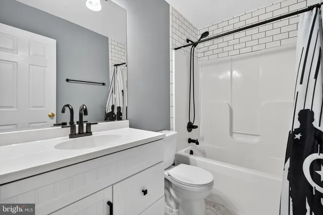 $799,900 | 124 Fawn Hills Drive, Fredericksburg, VA 22407