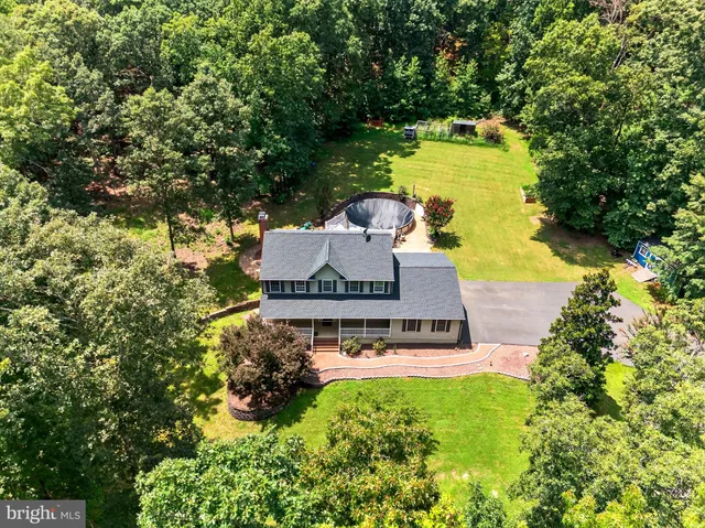 $799,900 | 124 Fawn Hills Drive, Fredericksburg, VA 22407