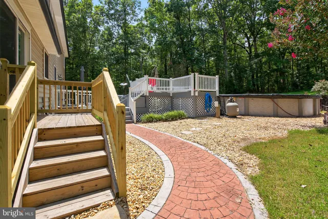 $799,900 | 124 Fawn Hills Drive, Fredericksburg, VA 22407