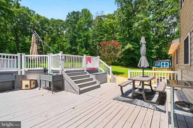 $799,900 | 124 Fawn Hills Drive, Fredericksburg, VA 22407