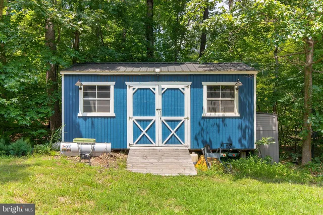 $799,900 | 124 Fawn Hills Drive, Fredericksburg, VA 22407