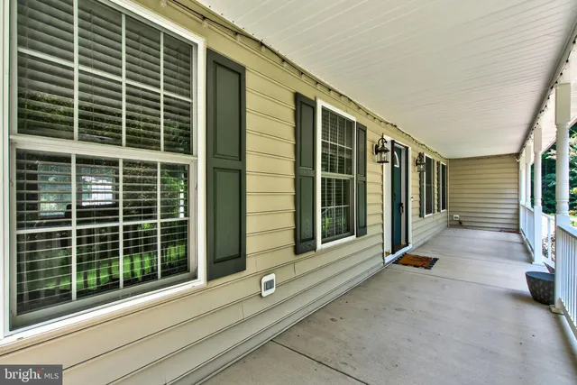 $799,900 | 124 Fawn Hills Drive, Fredericksburg, VA 22407