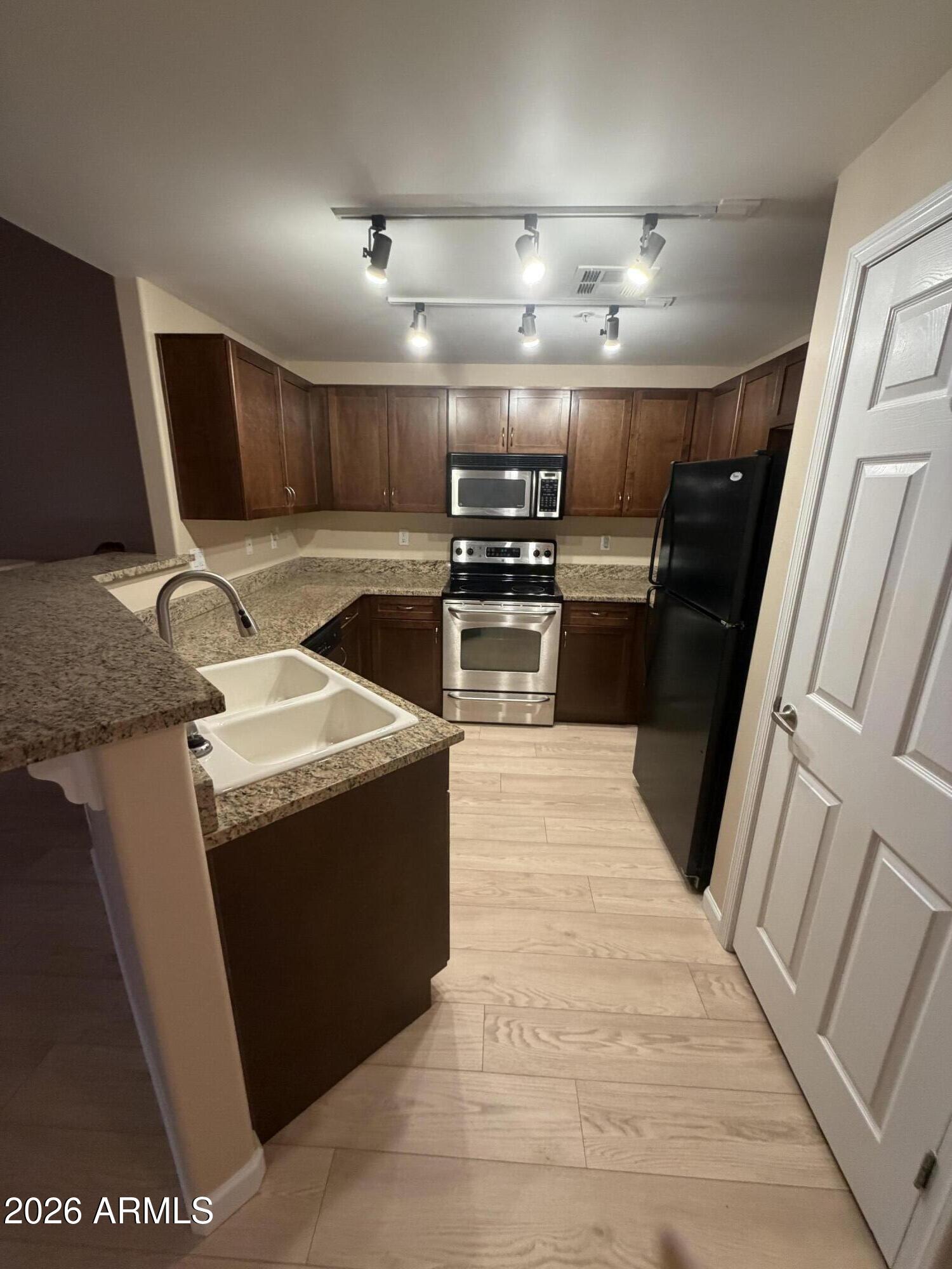 1920 East Bell Road, Unit 1045 Phoenix, AZ 85022 - Photo 5 of 16 IMG_2308